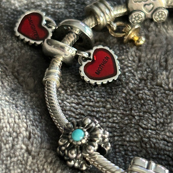 Pandora mom and daughter bracelet - Picture 5 of 6